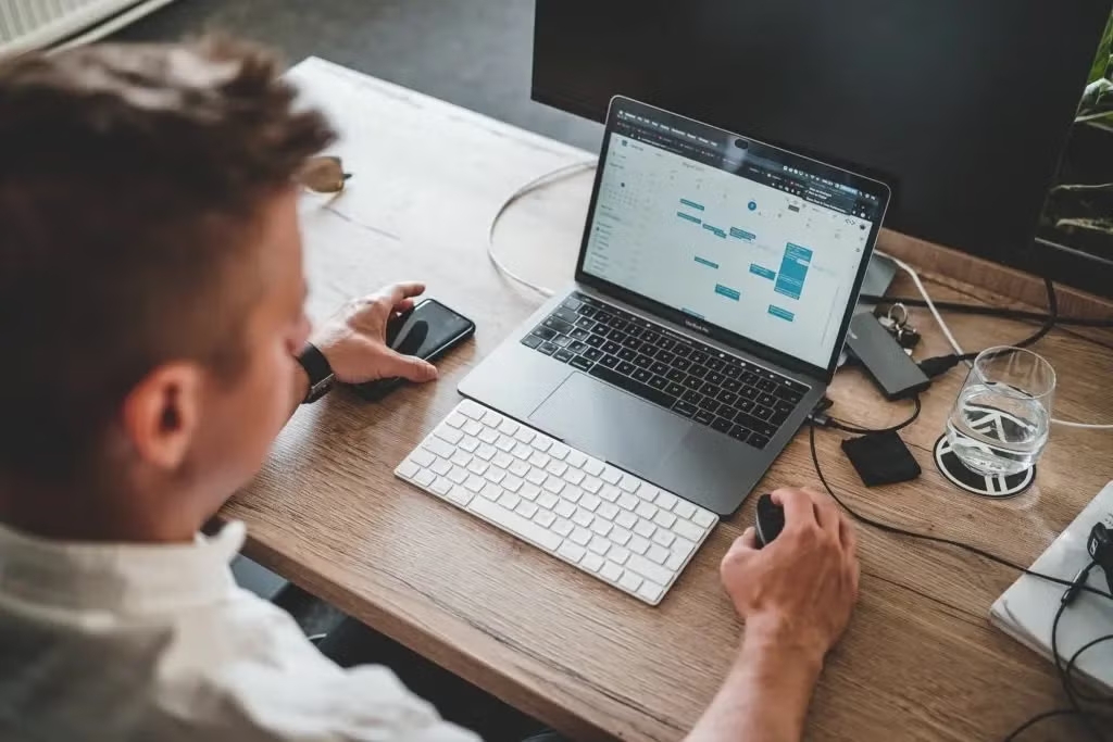 Pequeñas Empresas Adoptan el Libro de Reclamaciones Digital y Mejoran su Reputación Online